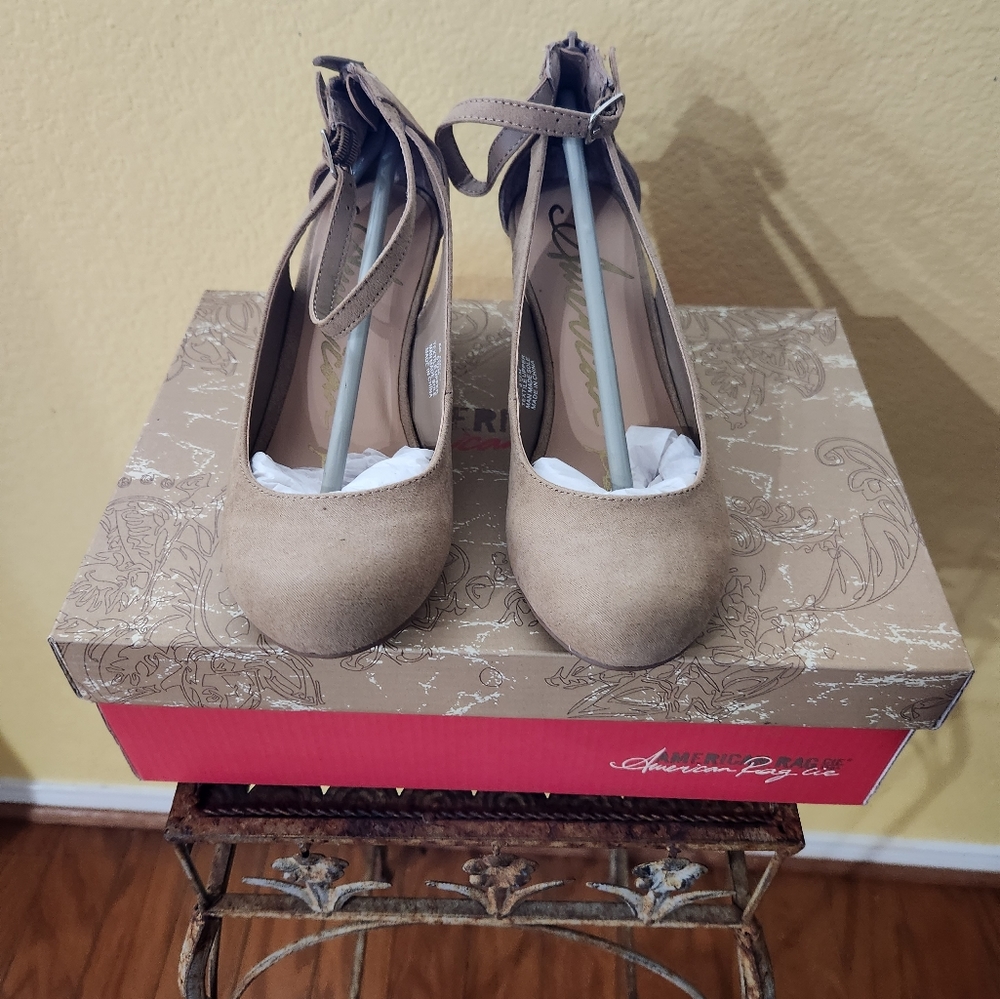 Shoes 👞 - Picture 2 of 3